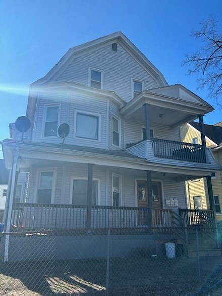 564 Chestnut St, Springfield, MA 01107