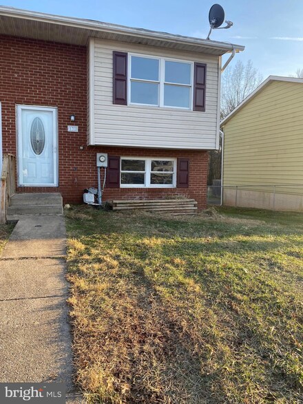 131 Carnival Dr, Taneytown, MD 21787
