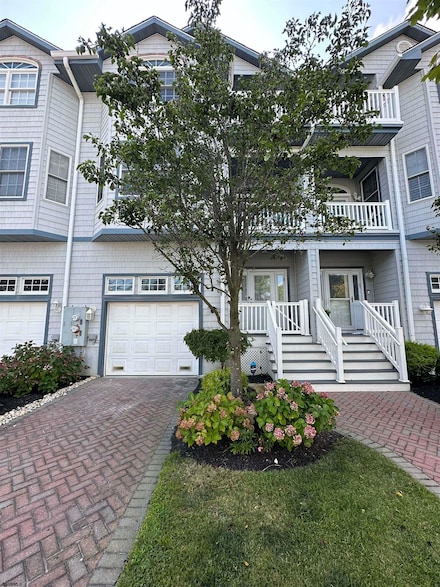 32 S Coolidge Ave, Margate City, NJ 08402