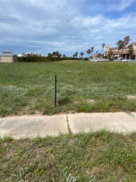 126 Sea Bird Ln, Port Aransas, TX 78373