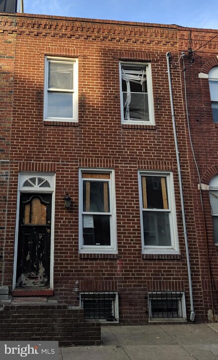2117 Sears St, Philadelphia, PA 19146
