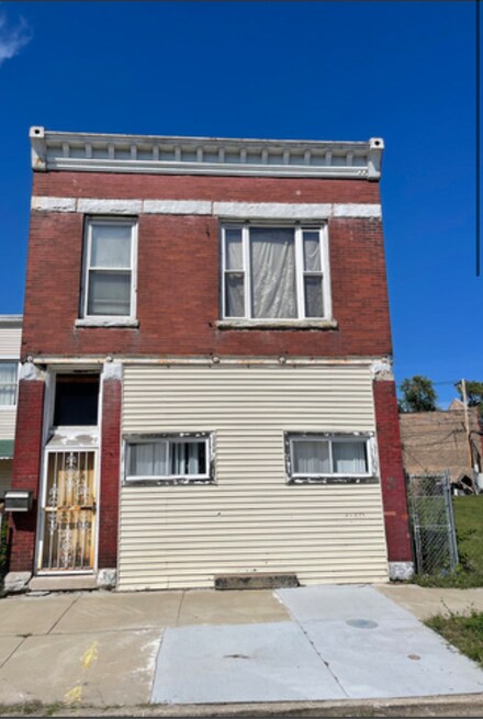 1424 E 70th St, Chicago, IL 60637