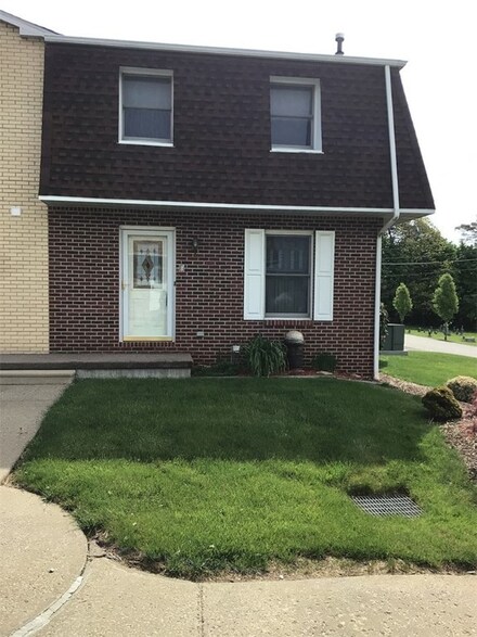 85 E Oak St Unit 1, Indiana, PA 15701