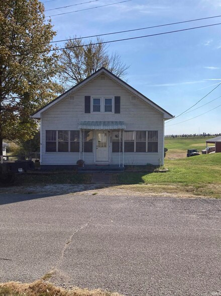 1236 E Fredonia Rd, Spurgeon, IN 47584