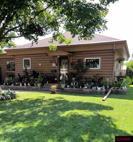 226 226 S Highland Ave, New Ulm, MN 56073