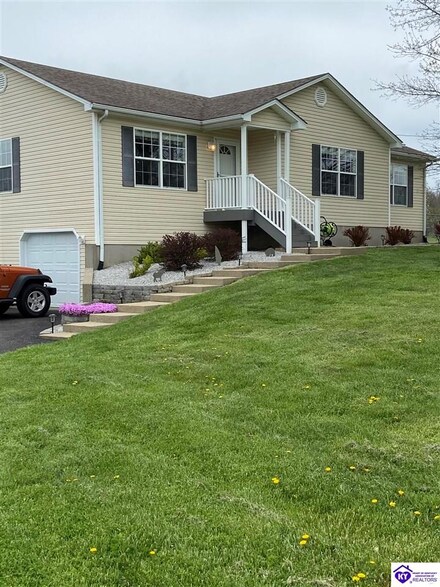 469 Dugout Dr, Vine Grove, KY 40175