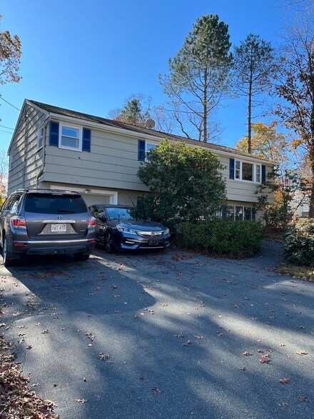 46 Anderson Dr, Randolph, MA 02368