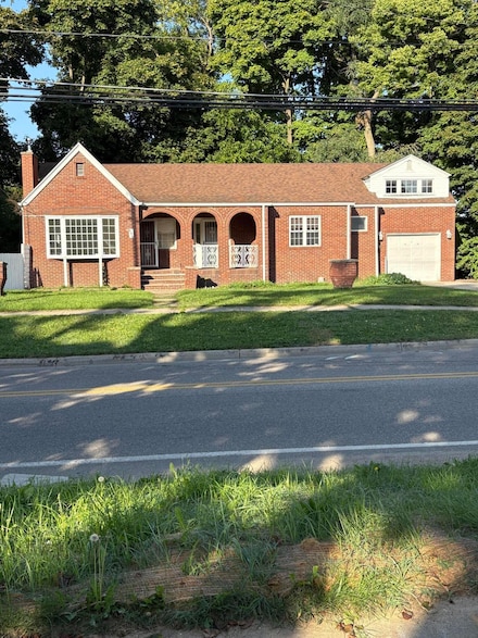 694 Colfax Ave, Benton Harbor, MI 49022