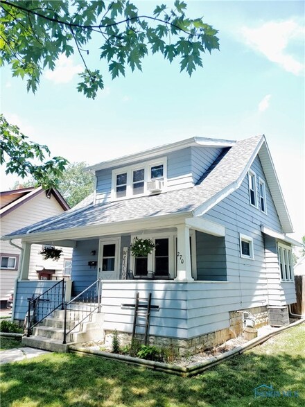 270 W 4th St, Fostoria, OH 44830