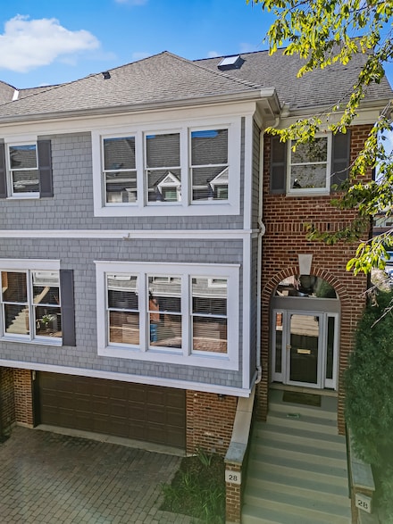 28 S Clay St, Hinsdale, IL 60521