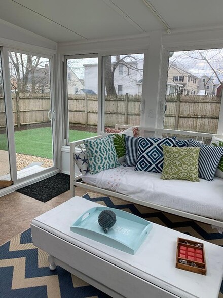 10 G St, Hull, MA 02045