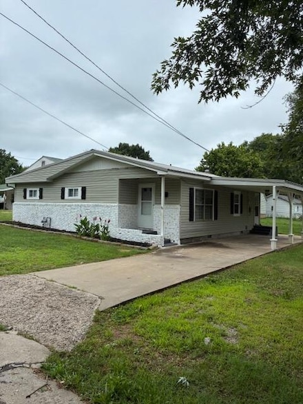 520 Myrtle St, Monett, MO 65708