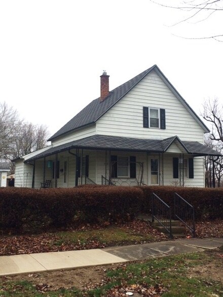 705 E Wabash St, Converse, IN 46919