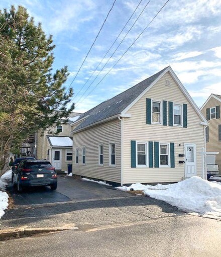 103 Foss St, Biddeford, ME 04005