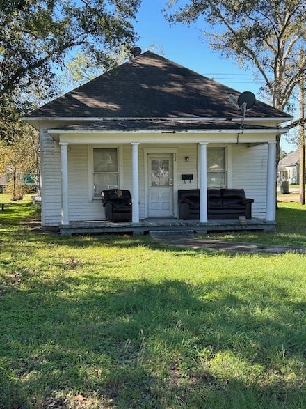 502 Oscar St, El Campo, TX 77437