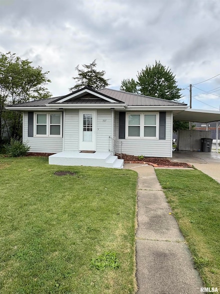 207 E North St, Colchester, IL 62326