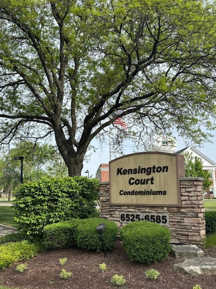 6525 Main St Unit 204, Downers Grove, IL 60516