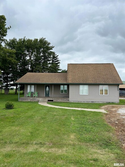 288 County Road 1200 N, Morrisonville, IL 62546
