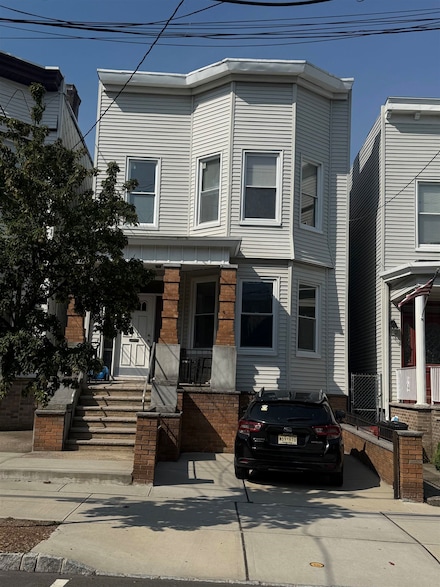 108 Shippen St Unit 2, Weehawken, NJ 07086