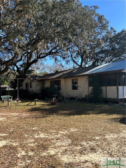 12 Jaguar Ln, Savannah, GA 31419