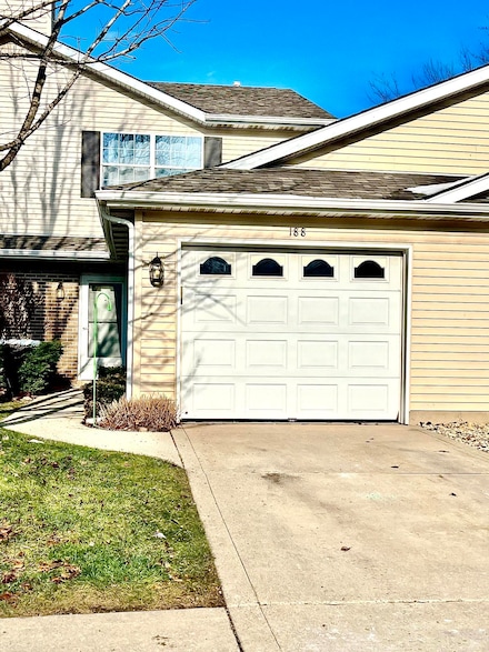 188 Summertree Dr, Chesterton, IN 46304