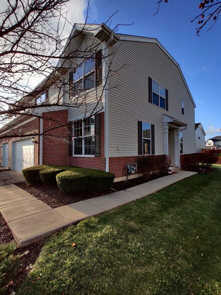 12936 Blue Spruce Dr, Plainfield, IL 60585