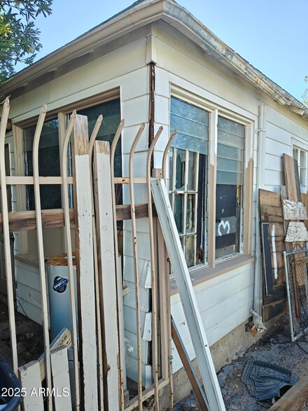 178 180 182 South Cedar Ave, Miami, AZ 85539