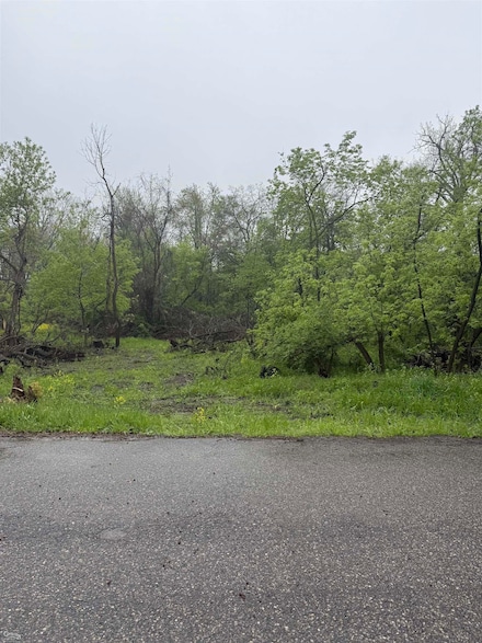 7828 Greeley St, Utica, MI 48317