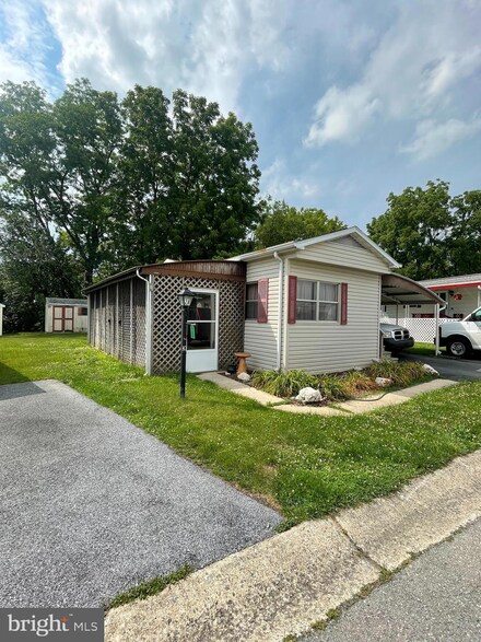 28 Ridgewood Manor, Manheim, PA 17545