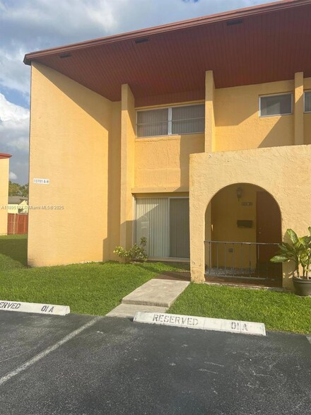 13701 SW 84th St Unit A, Miami, FL 33183