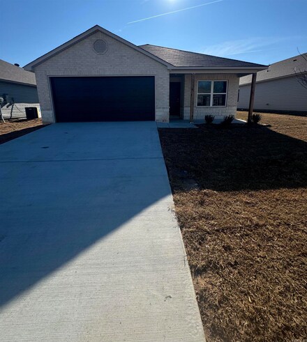 1255 Agogo Ln, Conway, AR 72034