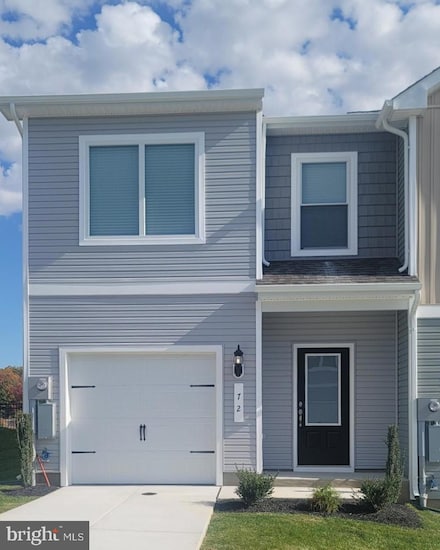 72 Paddington St, Falling Waters, WV 25419