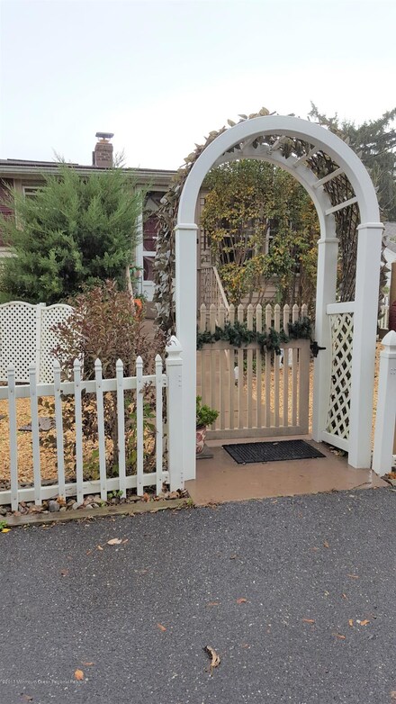 131 Washington Ave, Leonardo, NJ 07737