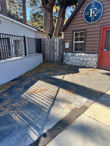 23775 APT A Lake Dr, Crestline, CA 92325