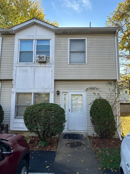 2 Howe Terrace Unit 18, Dorchester, MA 02125