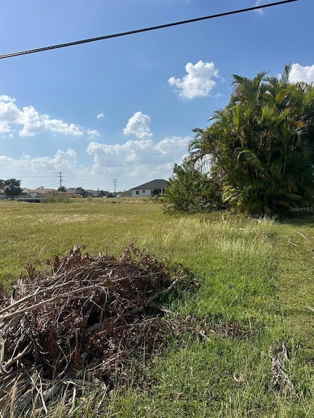 1528 SW 4th Ct, Cape Coral, FL 33991