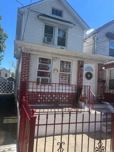 116-33 134th St, South Ozone Park, NY 11420