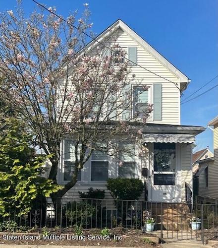 128 Barnard Ave, Staten Island, NY 10307