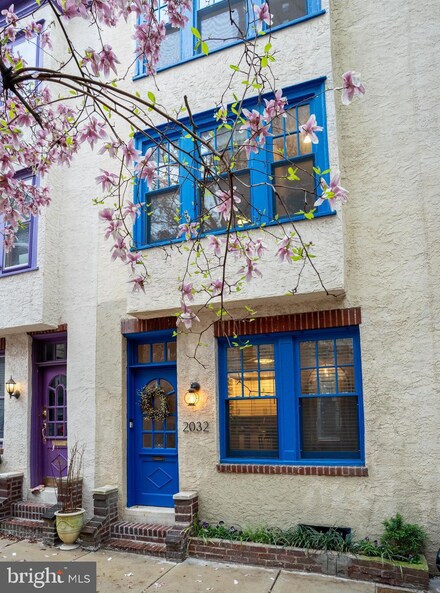 2032 Latimer St, Philadelphia, PA 19103