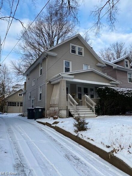 1061 Bloomfield Ave, Akron, OH 44302