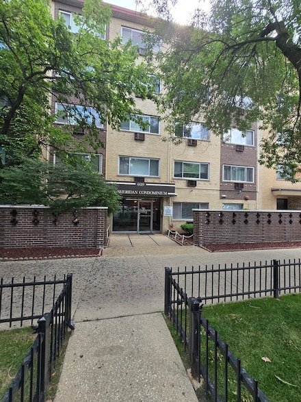 6619 N Sheridan Rd Unit 302, Chicago, IL 60626