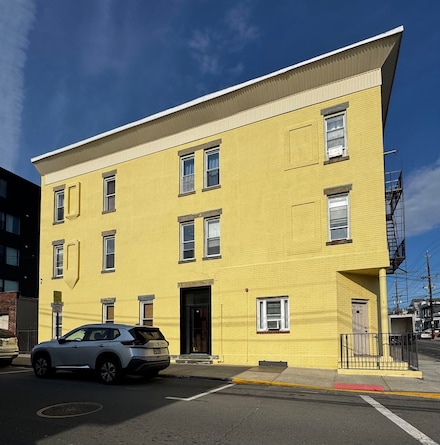 401 70th St Unit 3, Guttenberg, NJ 07093