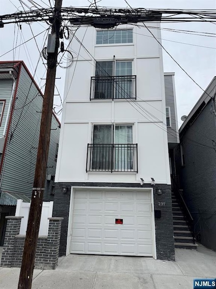 291 Walnut St, Newark, NJ 07105