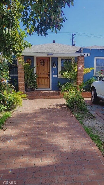 10234 Pinehurst Ave, South Gate, CA 90280