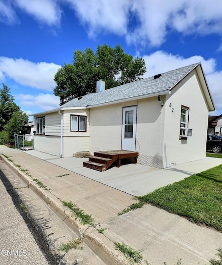 322 S 12th St, Bismarck, ND 58504
