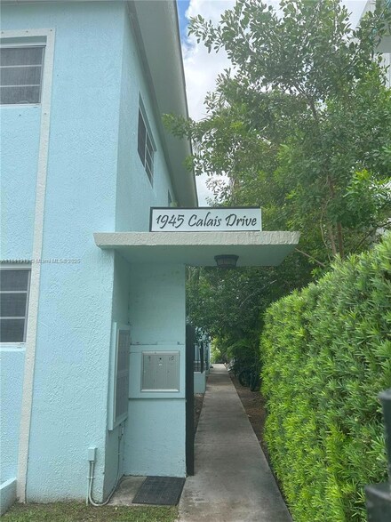 1945 Calais Dr Unit 2, Miami Beach, FL 33141