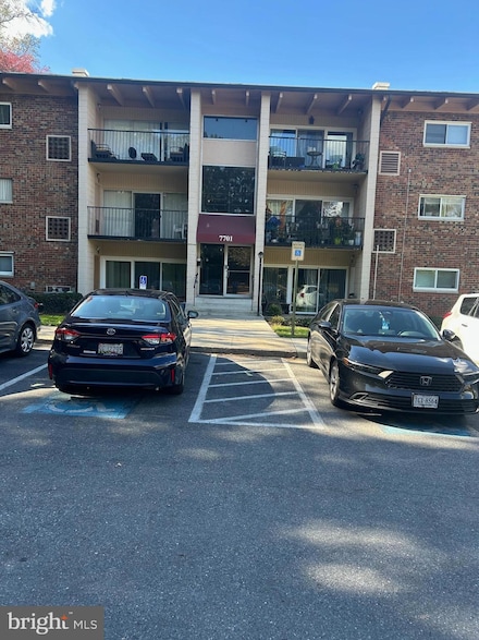 7701 Arehart Dr Unit 1314, New Carrollton, MD 20784
