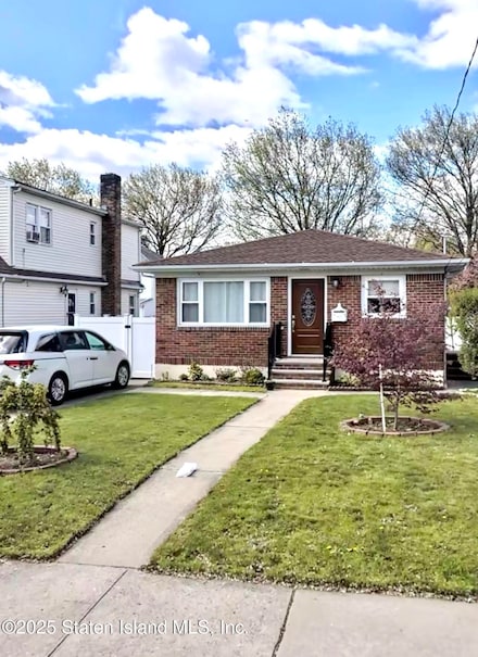 62 Locust Ave, Staten Island, NY 10306
