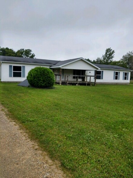 33405 Oak Leaf Trail, Colon, MI 49040