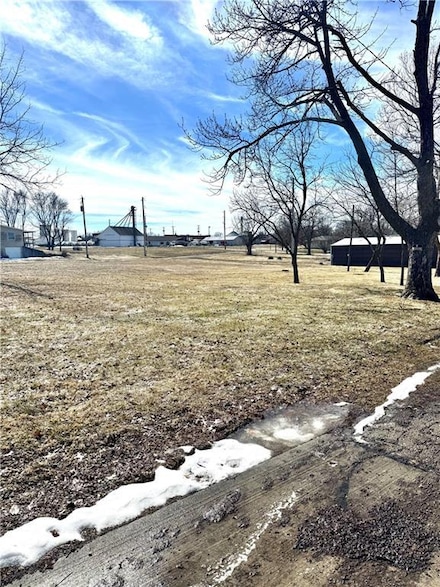 709 Seabury St, Effingham, KS 66023